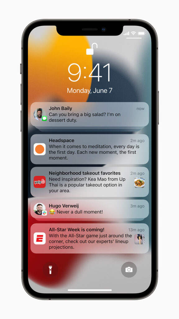 As Notificações têm uma nova aparência com ícones maiores para os apps, facilitando a identificação, e um novo resumo de notificações.