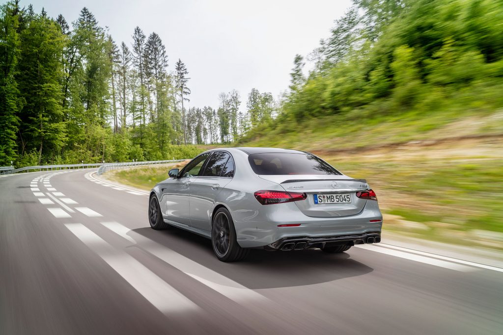 Novo Mercedes-AMG E 63 S 4MATIC+: motor V8 com 612 cv e tração integral com modo “Drift” garante esportividade e diversão para todos